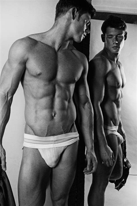 Hot Hunks Gallery 20 39