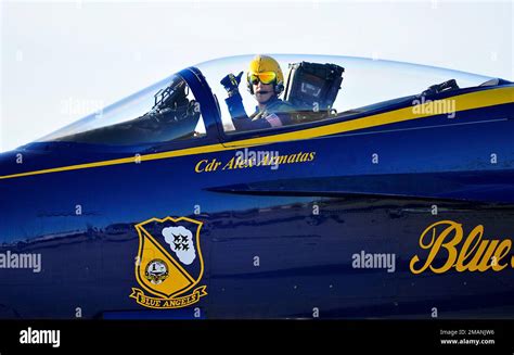 Oficial De Vuelo Naval Fotografías E Imágenes De Alta Resolución