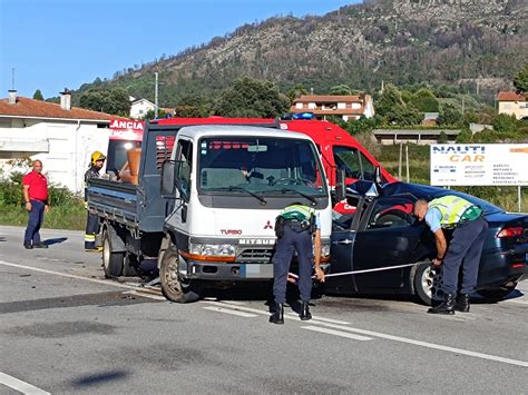 Choque Entre Cami O E Carro Faz Um Ferido Grave Em Caminha