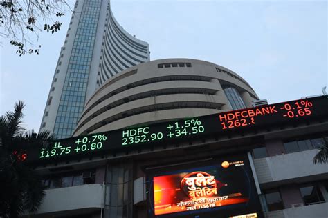 Hdfc Bank Sensex Nifty Hit Fresh Record Highs On Buying In Banking