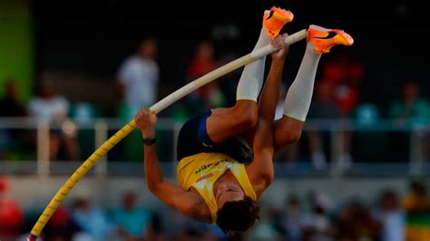 Duplantis logra el oro que le faltaba en pértiga batiendo su propio