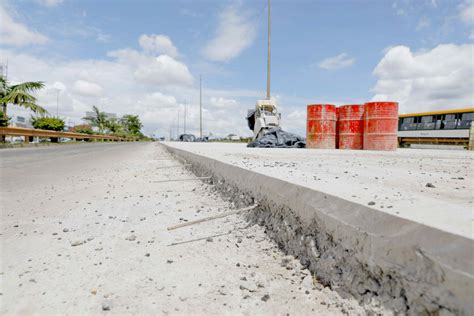 Pavimento de concreto toma pistas e DF terá mais 242 km nesta