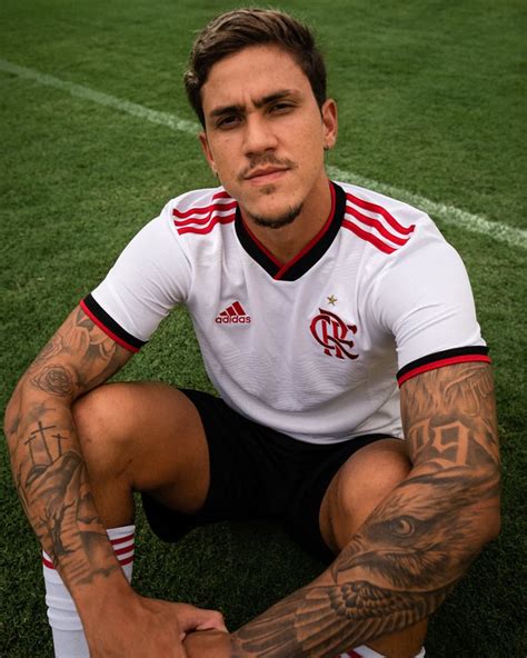 Flamengo e Adidas lançam a camisa reserva para a temporada 2022 2023