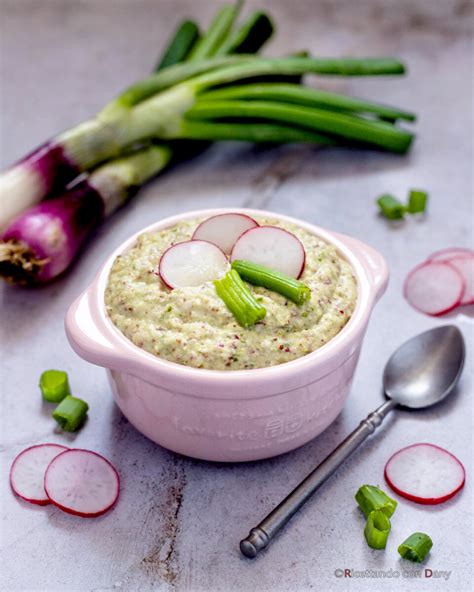 Pesto Di Ravanelli E Cipolla Di Tropea Ricetta Con Le Mandorle