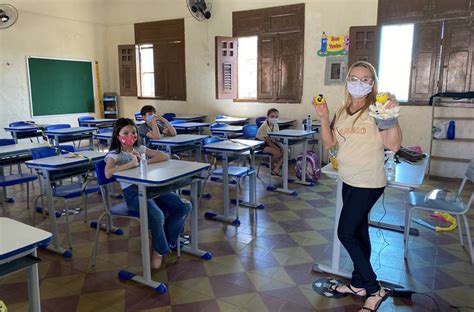 V Deo Retomada Das Aulas Presenciais Em Escola Estadual Marcada Por