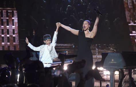 Alicia Keys With Her Sons at 2019 iHeartRadio Music Awards | POPSUGAR ...