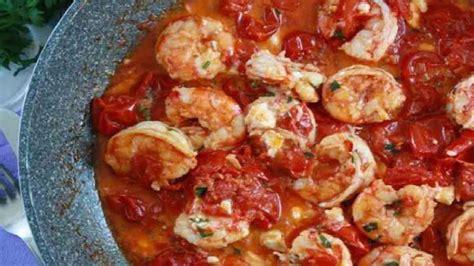 Crevettes La Sauce Tomate Et La Feta Succulentes Et L G Res