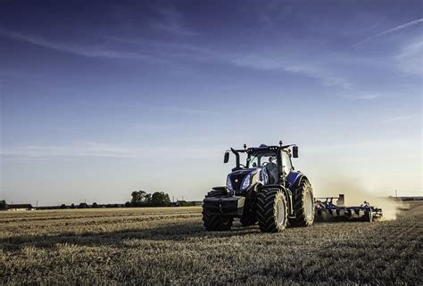 GENESIS T8 SERIES WITH PLM INTELLIGENCE Overview Agricultural