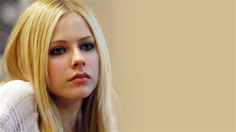 Avril Lavigne Wallpaper 1600x900 37408