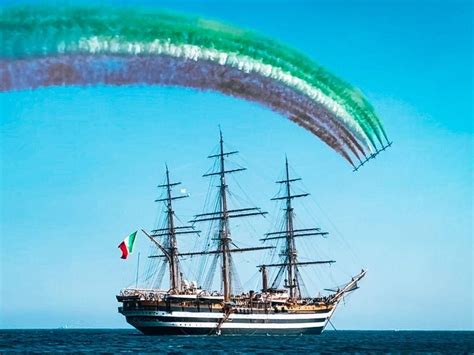 The Ocean Race Oggi Festa Per L Amerigo Vespucci E Le Frecce Tricolori