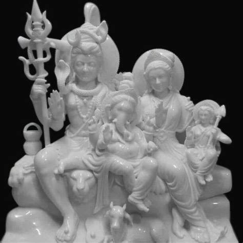 Plain Hindu White Marble Shiv Parivar Statue For Worship Size