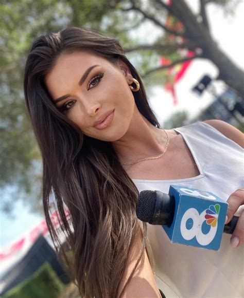 Aileen Hnatiuk Called Most Beautiful Woman Alive As Nfl Reporter Stuns Ahead Of New Season