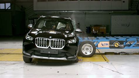 Euro NCAP Crashtest BMW IX1 Elektro X1 Holt 5 Sterne Aber