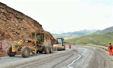 Ayacucho Inician Mantenimiento En Carretera Luricocha Pacchancca