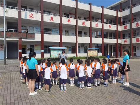 徐庄镇童心幼儿园 开展“走进小学 体验成长”大班幼儿参观小学活动幼教天地dfedu