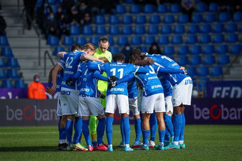 Zonnige Namiddag In Genk Tegen Standard Krc Genk