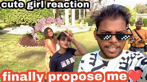 Itne Sare Public Mei Propose Kar Diya 😱 Crazy Reaction Of Cute Girls 😍prank Proposal