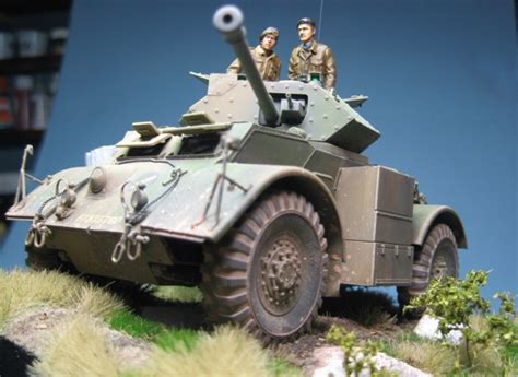 WarWheels.Net -1/35 Bronco Staghound 3 Armored Car Photos by Frank Blanton.