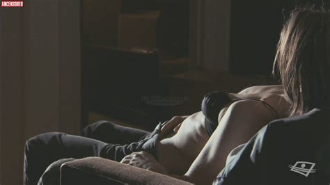 Les Signes Vitaux Nude Pics Page 1