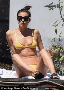 Irina Shayk S Crotch Ass In Yellow Bikini Lake Garda LQ Phun Org Forum