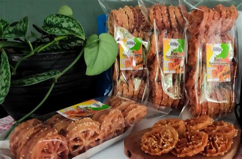 Akhliya Snacks Dinparbud Kabupaten Bangka