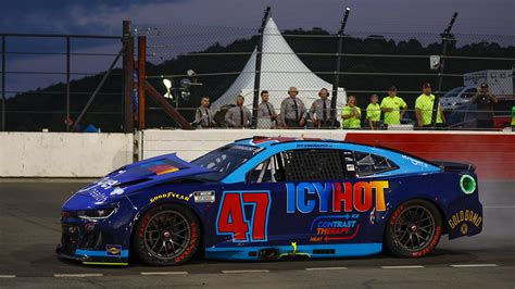 NASCAR All-Star race: Ricky Stenhouse Jr., Kyle Busch fight update
