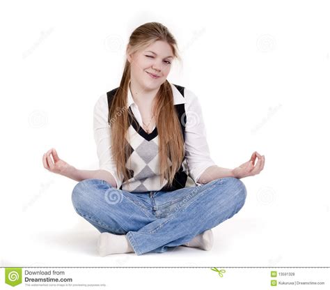 Mujer Joven Hermosa Meditating Foto De Archivo Imagen De Atractivo