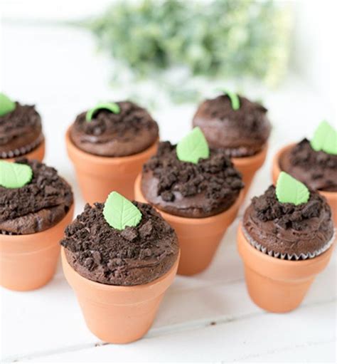 The Cutest Earth Day Cupcakes Desserts Earth Day Dessert Recipes Easy