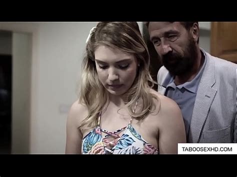 paso tío su amigo inocente rubia XVIDEOS