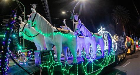 El centro de Cochabamba sintió el espíritu navideño el desfile de