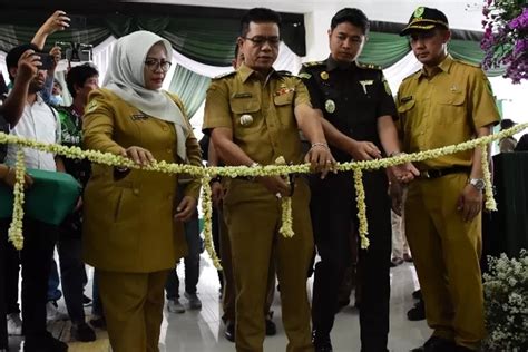 Tingkatkan Pelayanan Bupati Bandung Dadang Supriatna Resmikan Enam