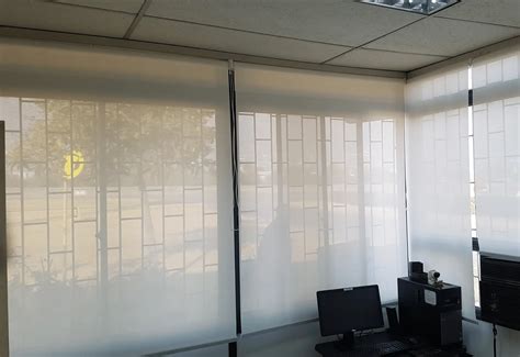 Cortinas Roller Screen Protección UV y Diseño Sofisticado RollerTech