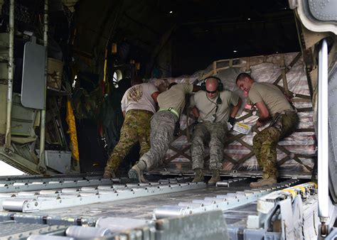 Flight Maintenance Crews Work Together To Ensure Mission Success U S Air Forces Central News