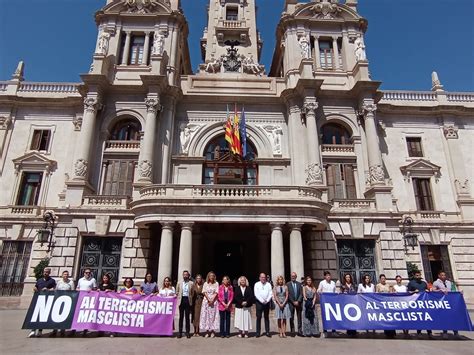 Valencia Se Suma Al Minuto De Silencio Contra Los Casos De Violencia De