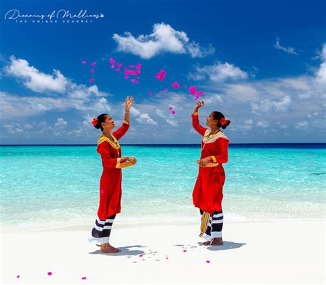 The Maldives Traditional Dress The Dhivehi Libaas