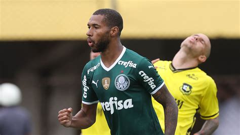 Palmeiras Estêvão é eleito melhor jogador em campo pelo segundo