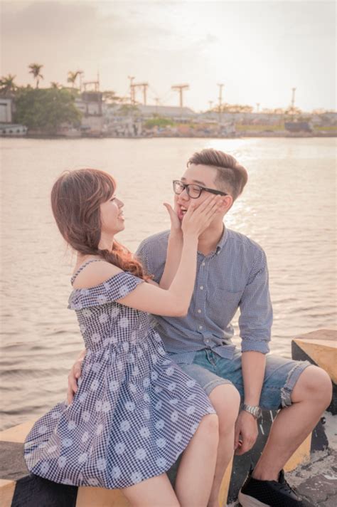 Taiwan Casual Couple Photoshoot At The Harbour And Shopping Street Star Onethreeonefour