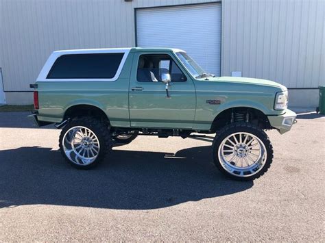 1994 Ford Bronco Xlt Big Ford Trucks Classic Cars Trucks Lifted