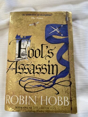 Fool S Assassin Fitz And The Fool Book 1 By Robin Hobb Paperback