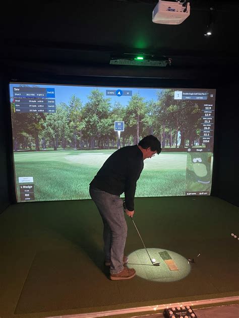 New indoor Golf Simulator Studio : r/HuntsvilleAlabama