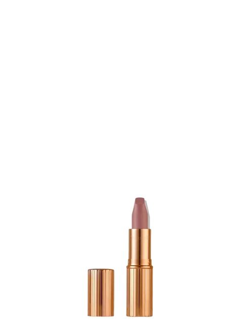 Why We Ll All Be Wearing Nude Lipstick This Season Vogue Scandinavia