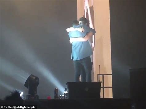 Heartbreaking Resurfaced Video Shows Liam Payne And Louis Tomlinson Sharing An Emotional Hug On