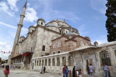 Photo Trek Istanbul: Fatih Mosque - The Conqueror's Mosque