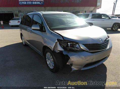 Tdyk Dc Bs Toyota Sienna Xle V View History And Price At