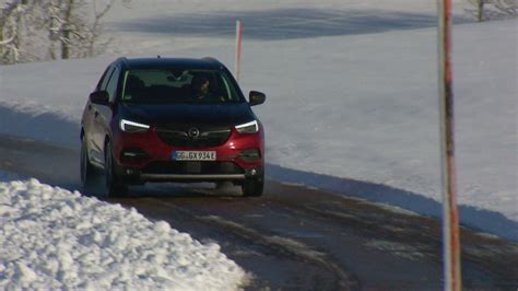 Essai vidéo de l Opel Grandland X Hybrid4 un petit geste pour la