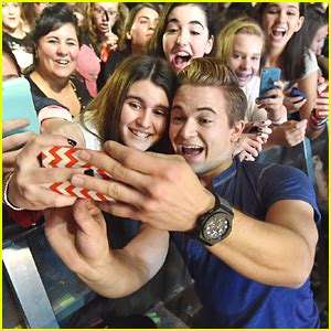 Hunter Hayes Makes Sure Every Moment Counts At Tour Kick Off Hunter