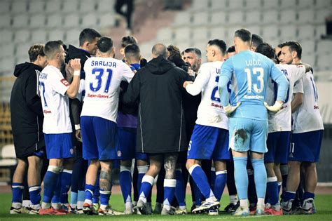 Slobodna Dalmacija Hajduk Je Opet Bio Neprihvatljivo Ovisan O Livaji