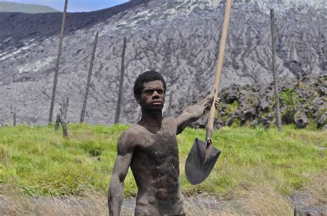 Viva la Voyage: People and Sights of Papua New Guinea