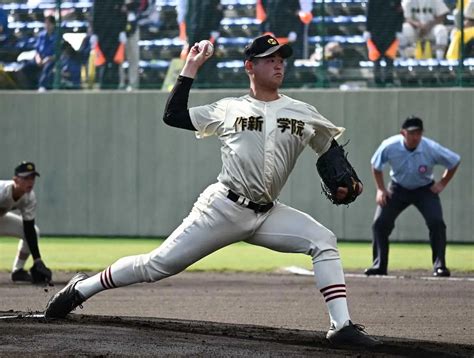 2016年夏の甲子園決勝・北海戦、完投で優勝を決め、ジャンプして喜ぶ作新学院の先発・今井達也投手（現西武） ― スポニチ Sponichi