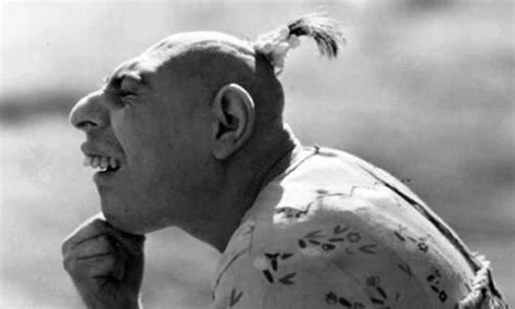 child born   unusually small head    comedian